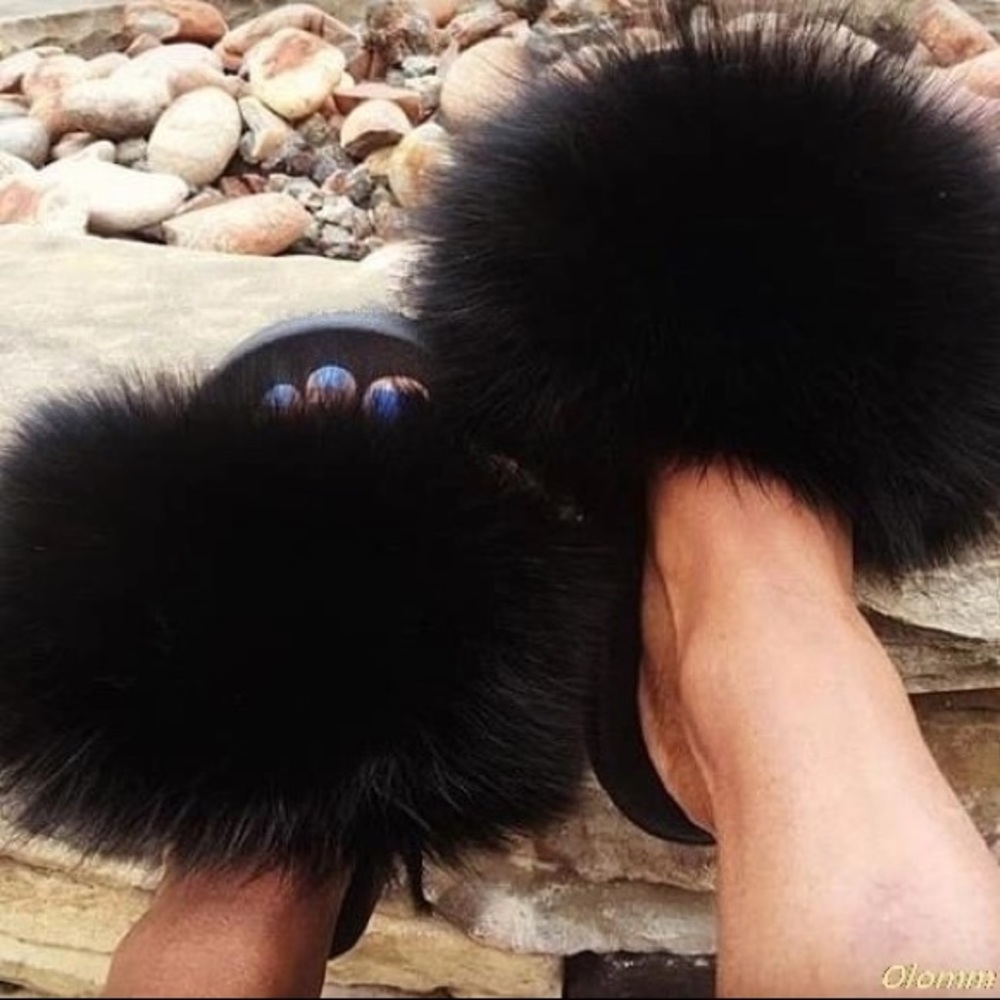 REAL Fur Slides 🖤